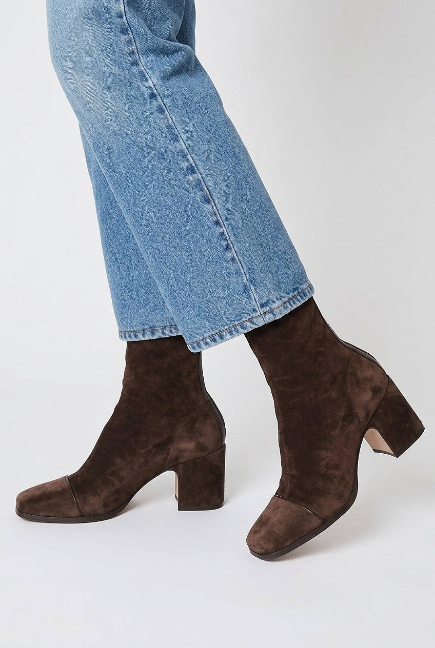 Ankelboots i mocka för dam med blockklack-Footwear for women-Fjallbarn