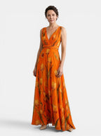 Ärmlös blommig maxiklänning med V-ringning för dam-Maxi Dress-Fjallbarn