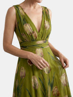 Ärmlös blommig maxiklänning med V-ringning för dam-Maxi Dress-Fjallbarn
