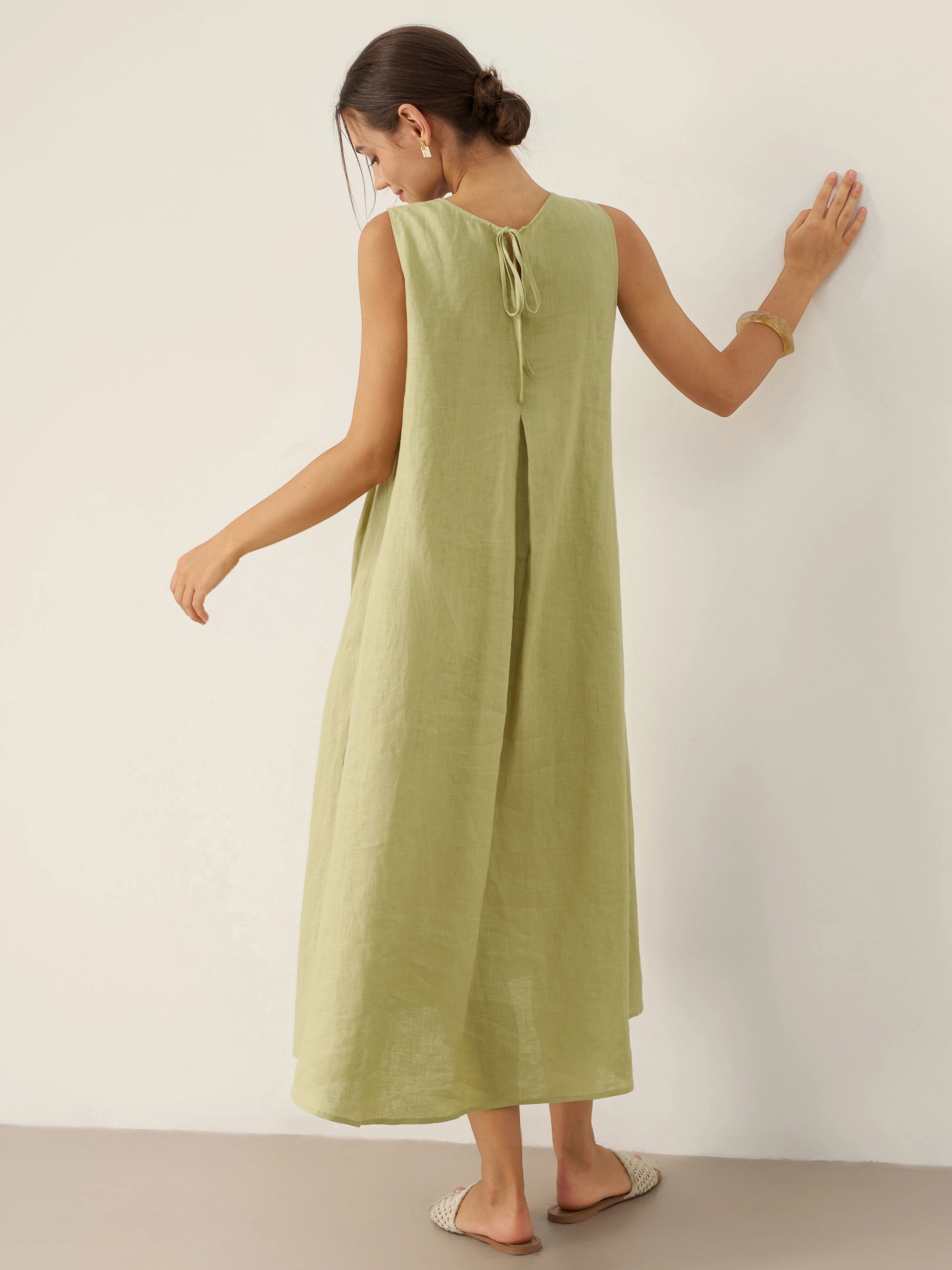 Ärmlös V-ringad midiklänning i linne för dam-Midi Dress-Fjallbarn