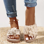 Blommiga sandaler med flätade remmar för dam-Footwear for women-Fjallbarn