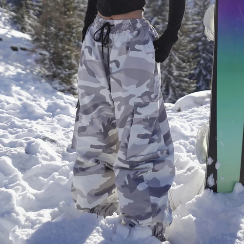 Cargobyxor för dam med kamouflagemönster för snowboardåkning-Pants for Women-Fjallbarn