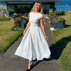 Dam ärmlös prickig maxiklänning med veckad kjol-Maxi Dress-Fjallbarn