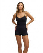 Dam ärmlös romper med spetskant och smala axelband-Jumpsuits for women-Fjallbarn