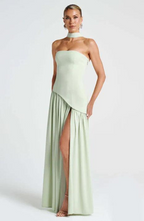 Dam Axelbandslös Maxiklänning med Asymmetrisk Design-Maxi Dress-Fjallbarn