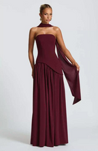 Dam Axelbandslös Maxiklänning med Asymmetrisk Design-Maxi Dress-Fjallbarn