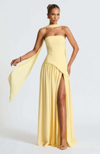 Dam Axelbandslös Maxiklänning med Asymmetrisk Design-Maxi Dress-Fjallbarn