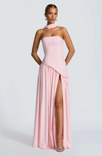 Dam Axelbandslös Maxiklänning med Asymmetrisk Design-Maxi Dress-Fjallbarn