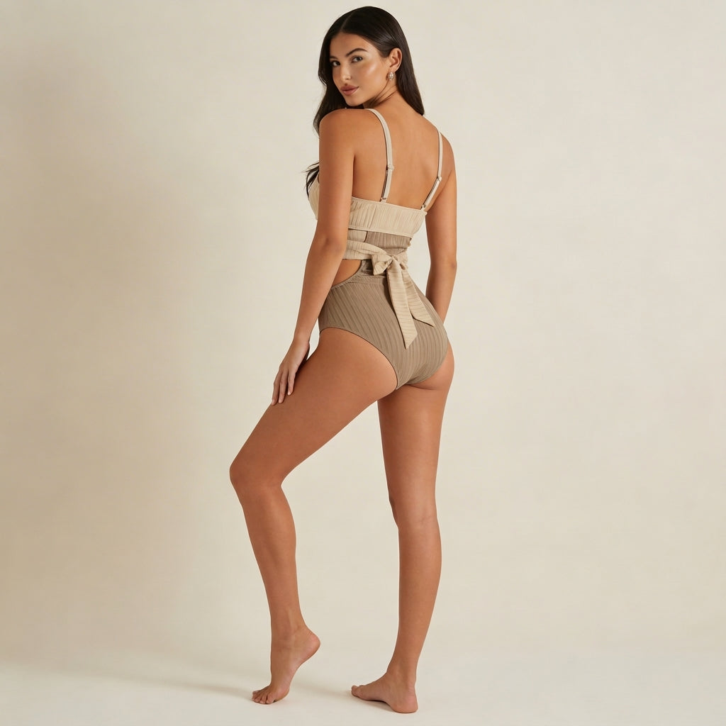 Dam baddräkt med ribbad textur och utskurna detaljer-Swimwear for women-Fjallbarn