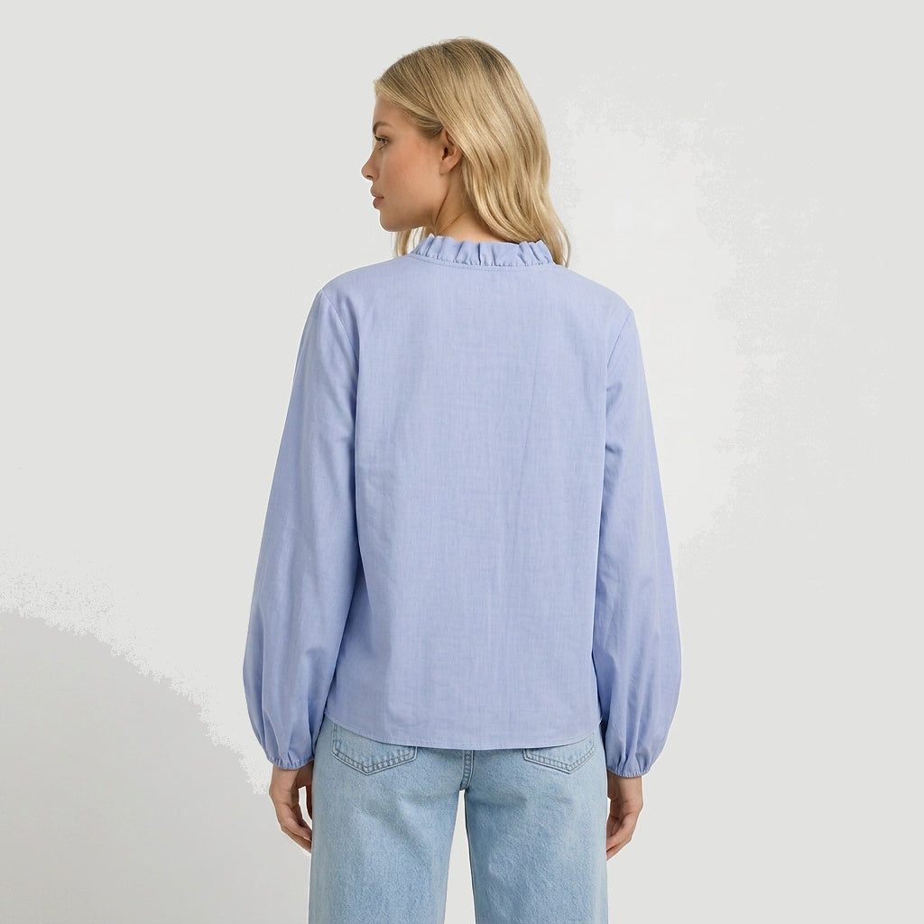 Dam blus med volangdetaljer och elastiska ärmslut-Blouse for women-Fjallbarn