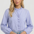 Dam blus med volangdetaljer och elastiska ärmslut-Blouse for women-Fjallbarn