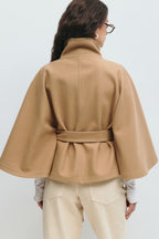 Dam capejacka med hög krage och knytbälte-Coat for women-Fjallbarn