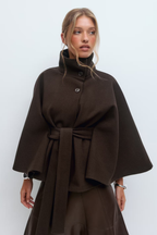 Dam capejacka med hög krage och knytbälte-Coat for women-Fjallbarn