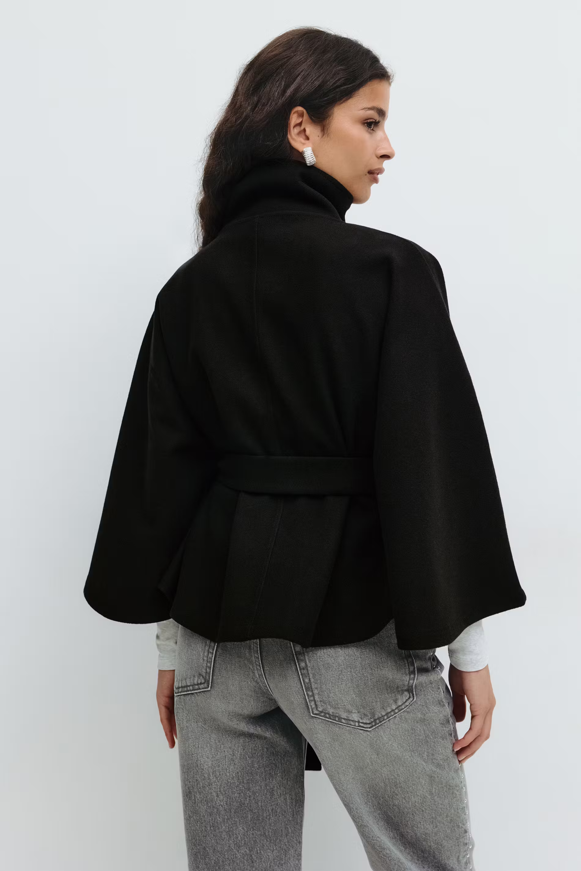Dam capejacka med hög krage och knytbälte-Coat for women-Fjallbarn