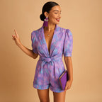 Dam Kort Jumpsuit med Blommönster, V-ringning och Knut i Midjan-Jumpsuits for women-Fjallbarn