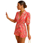 Dam Kort Jumpsuit med Blommönster, V-ringning och Knut i Midjan-Jumpsuits for women-Fjallbarn