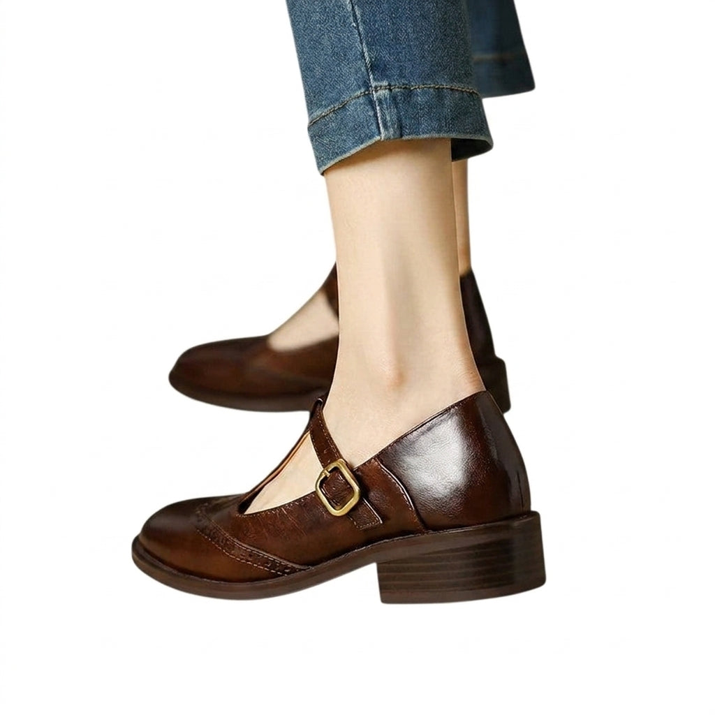 Dam Mary Jane-skor med T-rem och perforerade detaljer-Footwear for women-Fjallbarn