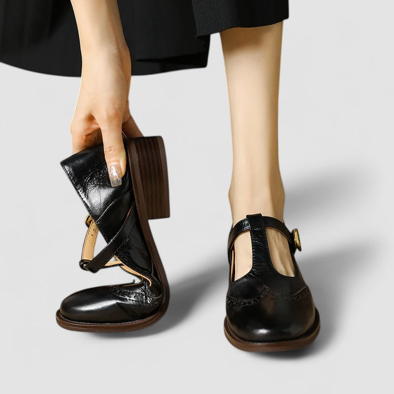 Dam Mary Jane-skor med T-rem och perforerade detaljer-Footwear for women-Fjallbarn