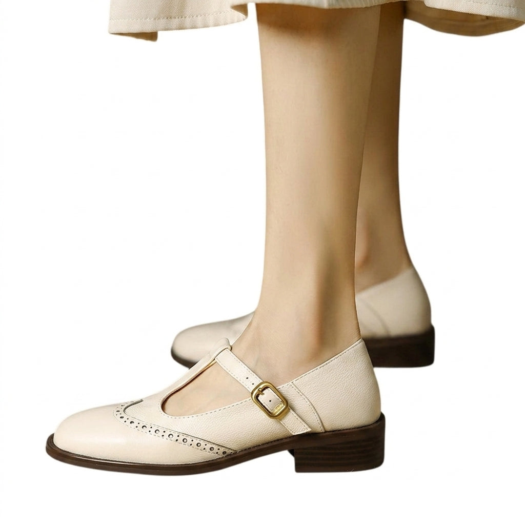 Dam Mary Jane-skor med T-rem och perforerade detaljer-Footwear for women-Fjallbarn