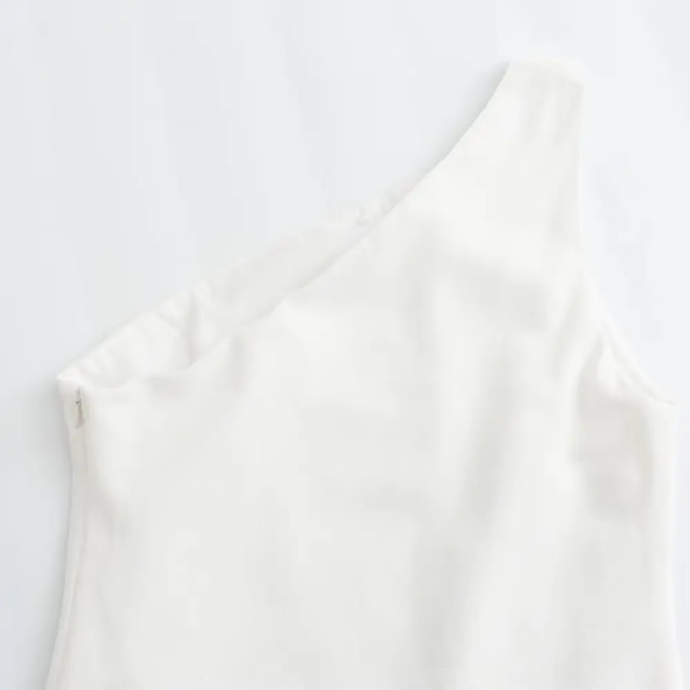 Dam Maxiklänning med One-Shoulder Design-Maxi Dress-Fjallbarn
