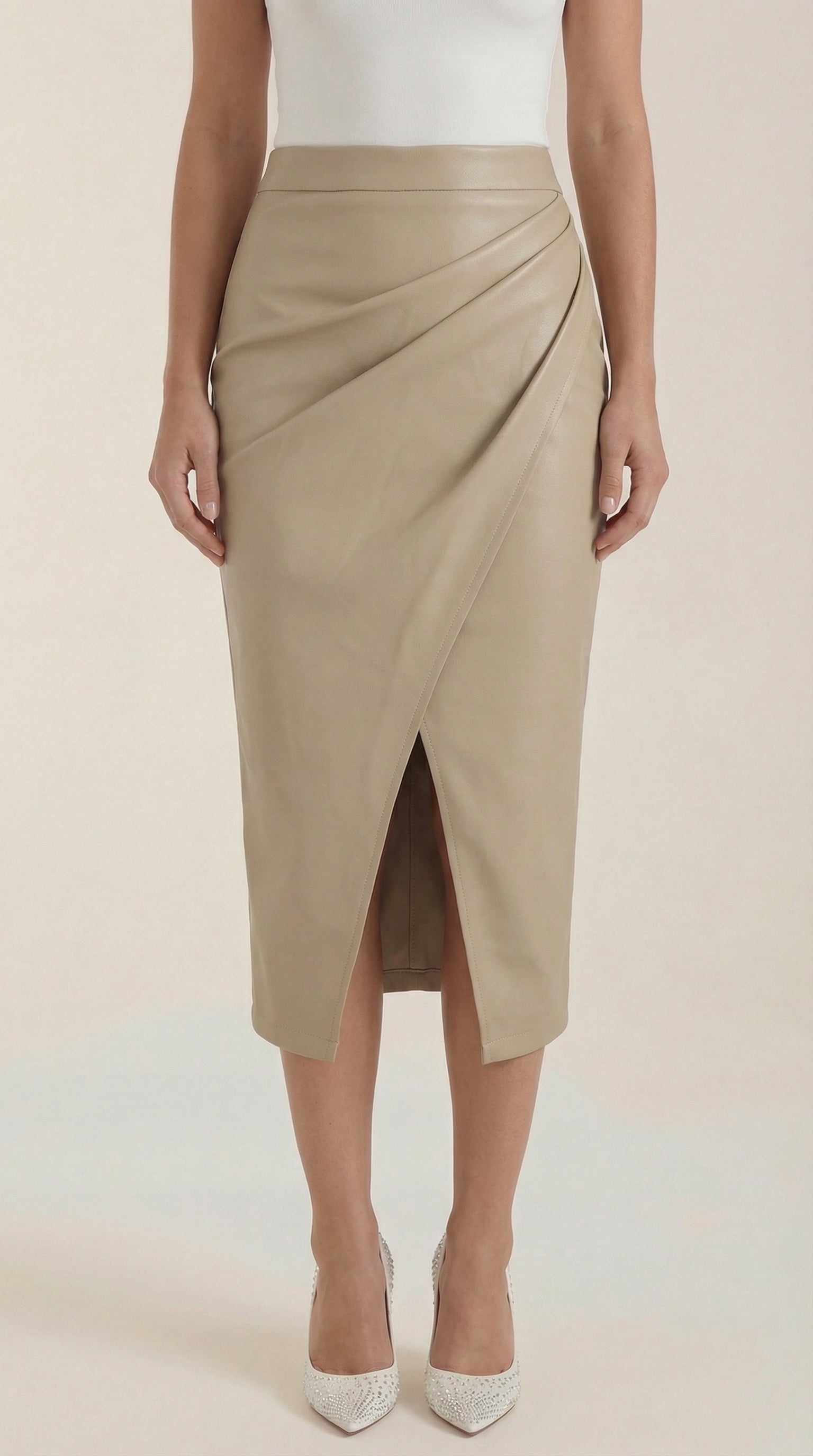 Dam midikjol med draperad design och slits fram-Skirt for women-Fjallbarn