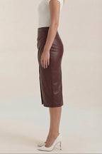 Dam midikjol med draperad design och slits fram-Skirt for women-Fjallbarn