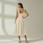 Dam Midiklänning med Djup V-ringning och Ärmlös Design-Midi Dress-Fjallbarn