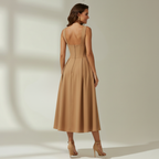 Dam Midiklänning med Djup V-ringning och Ärmlös Design-Midi Dress-Fjallbarn