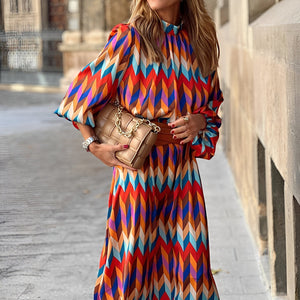 Dam Midiklänning med geometriskt mönster, ståkrage och bälte-Midi Dress-Fjallbarn