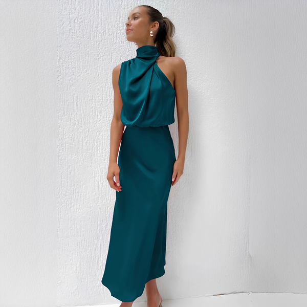 Dam midiklänning med hög krage och draperad överdel-Midi Dress-Fjallbarn