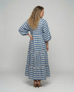 Dam midiklänning med V-ringning och lagerdesign-Midi Dress-Fjallbarn