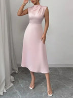 Dam midiklänning utan ärmar med hög krage och utsvängd kjol-Midi Dress-Fjallbarn