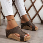 Dam-mules med nitar och korkkilklack-Footwear for women-Fjallbarn