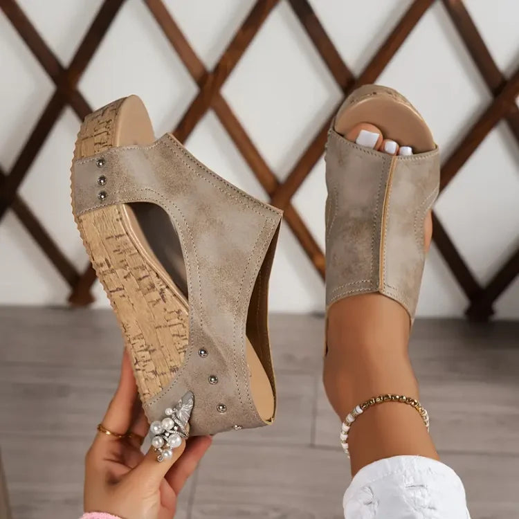 Dam-mules med nitar och korkkilklack-Footwear for women-Fjallbarn