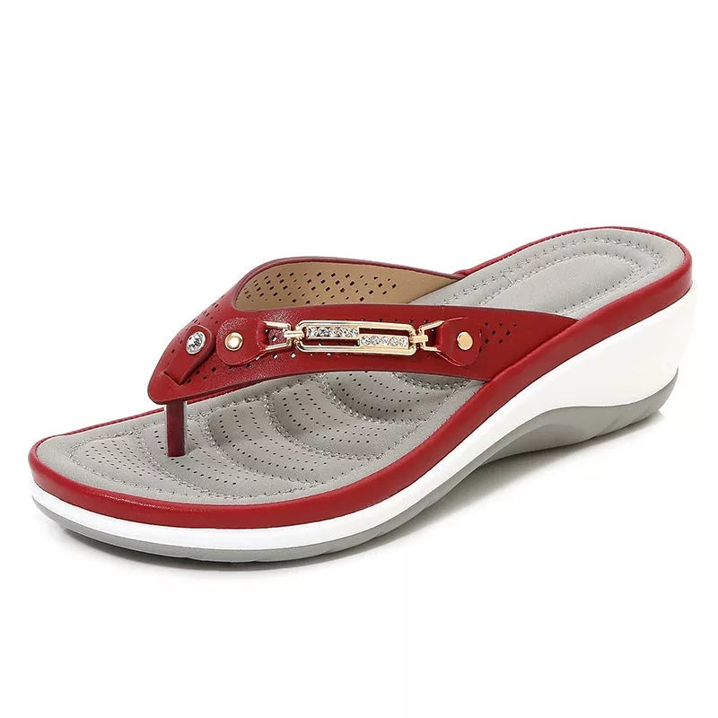 Dam-sandaler med kilklack och metalldetaljer-Footwear for women-Fjallbarn