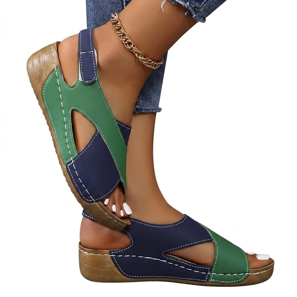 Dam sandaler med kilklack och vristrem-Footwear for women-Fjallbarn