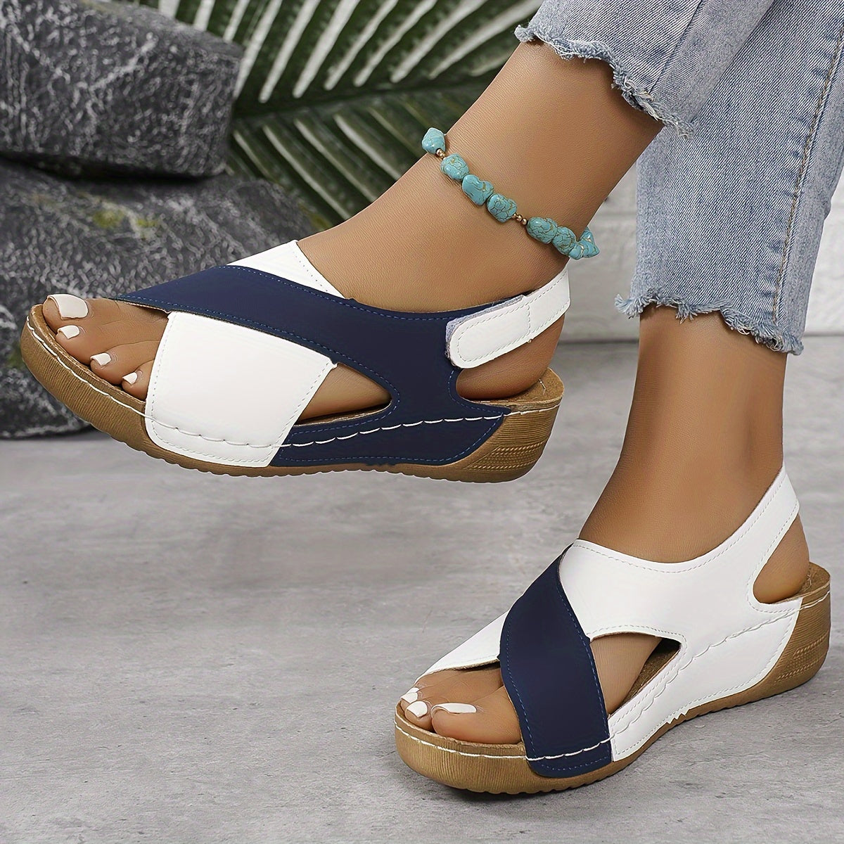 Dam sandaler med kilklack och vristrem-Footwear for women-Fjallbarn
