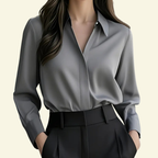 Damblus med långa ärmar och spetsig krage med dold knappslå-Blouse for women-Fjallbarn