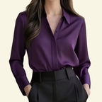 Damblus med långa ärmar och spetsig krage med dold knappslå-Blouse for women-Fjallbarn