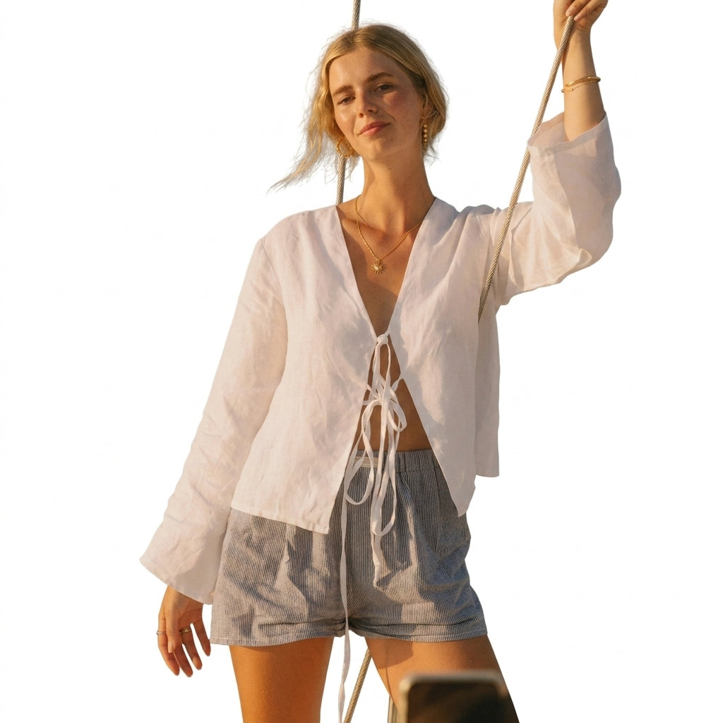 Damblus med V-ringning, knytstängning fram och vida ärmar-Blouse for women-Fjallbarn