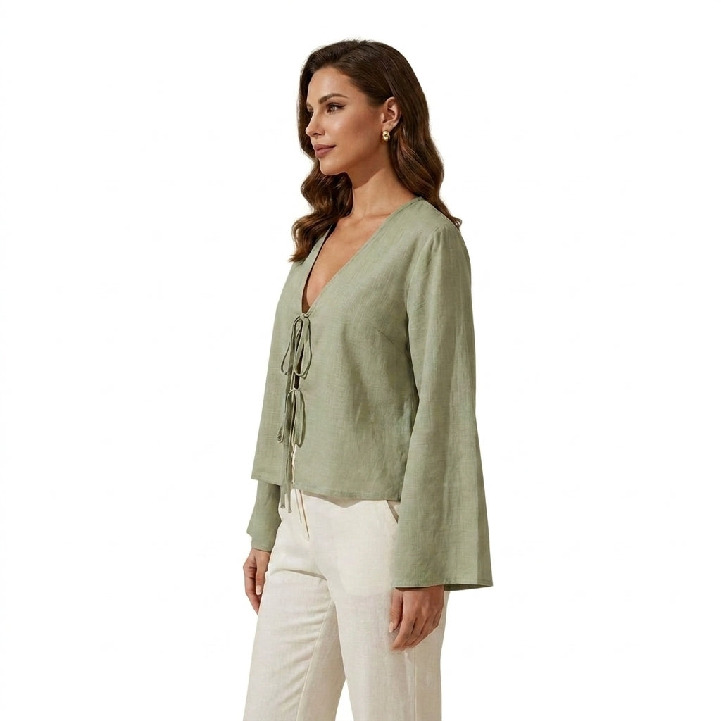 Damblus med V-ringning, knytstängning fram och vida ärmar-Blouse for women-Fjallbarn