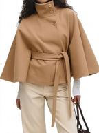 Damcape med ståkrage och knytskärp-Jacket for women-Fjallbarn