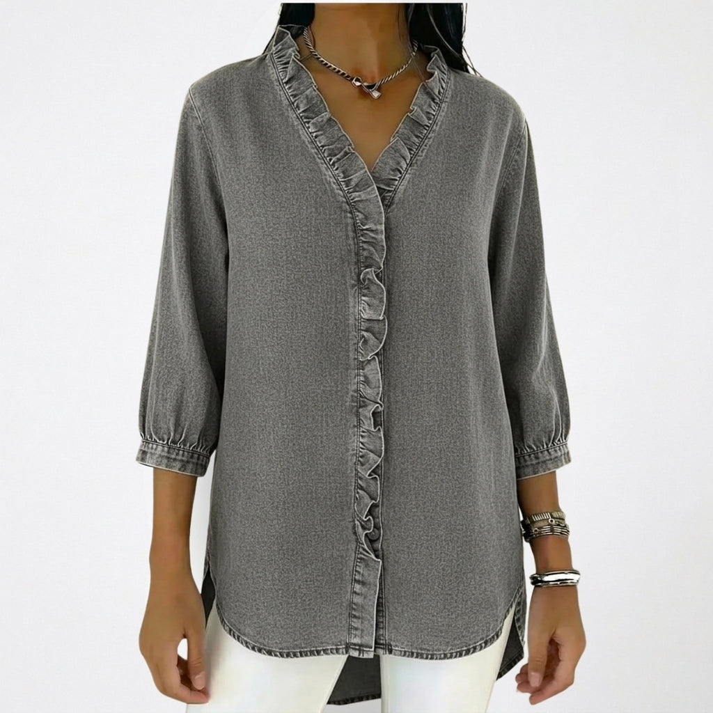 Damernas blus med volangdetaljer och trekvartslånga ärmar-Blouse for women-Fjallbarn