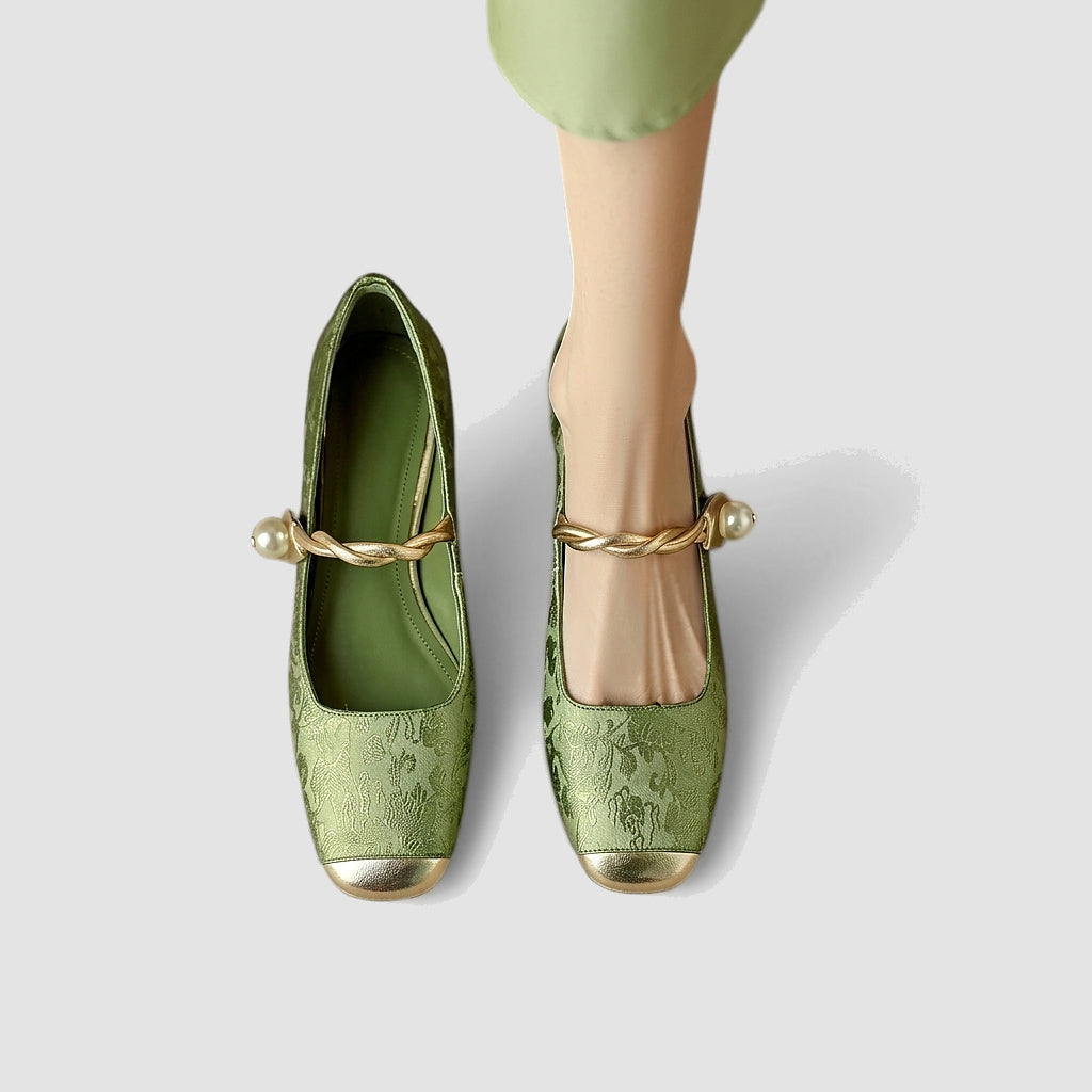 Damernas Mary Jane-skor med mönstrat tyg, tvinnad rem och stenprydd klack-Footwear for women-Fjallbarn