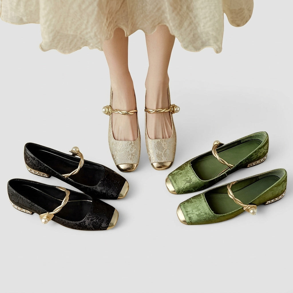 Damernas Mary Jane-skor med mönstrat tyg, tvinnad rem och stenprydd klack-Footwear for women-Fjallbarn
