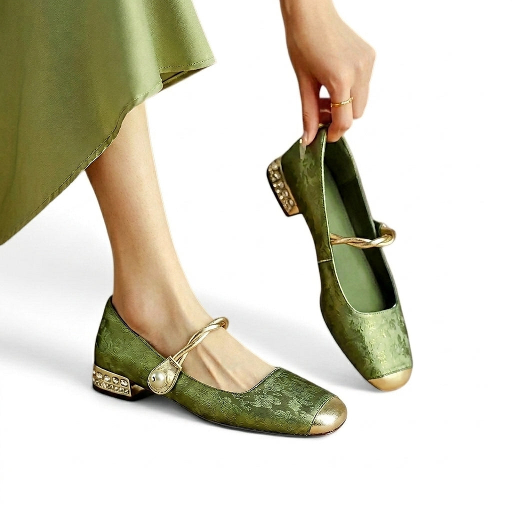 Damernas Mary Jane-skor med mönstrat tyg, tvinnad rem och stenprydd klack-Footwear for women-Fjallbarn