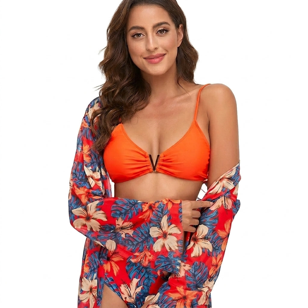Damernas tredelat bikiniset med mönstrad kimono och vringad överdel med metalldetalj-Swimwear for women-Fjallbarn