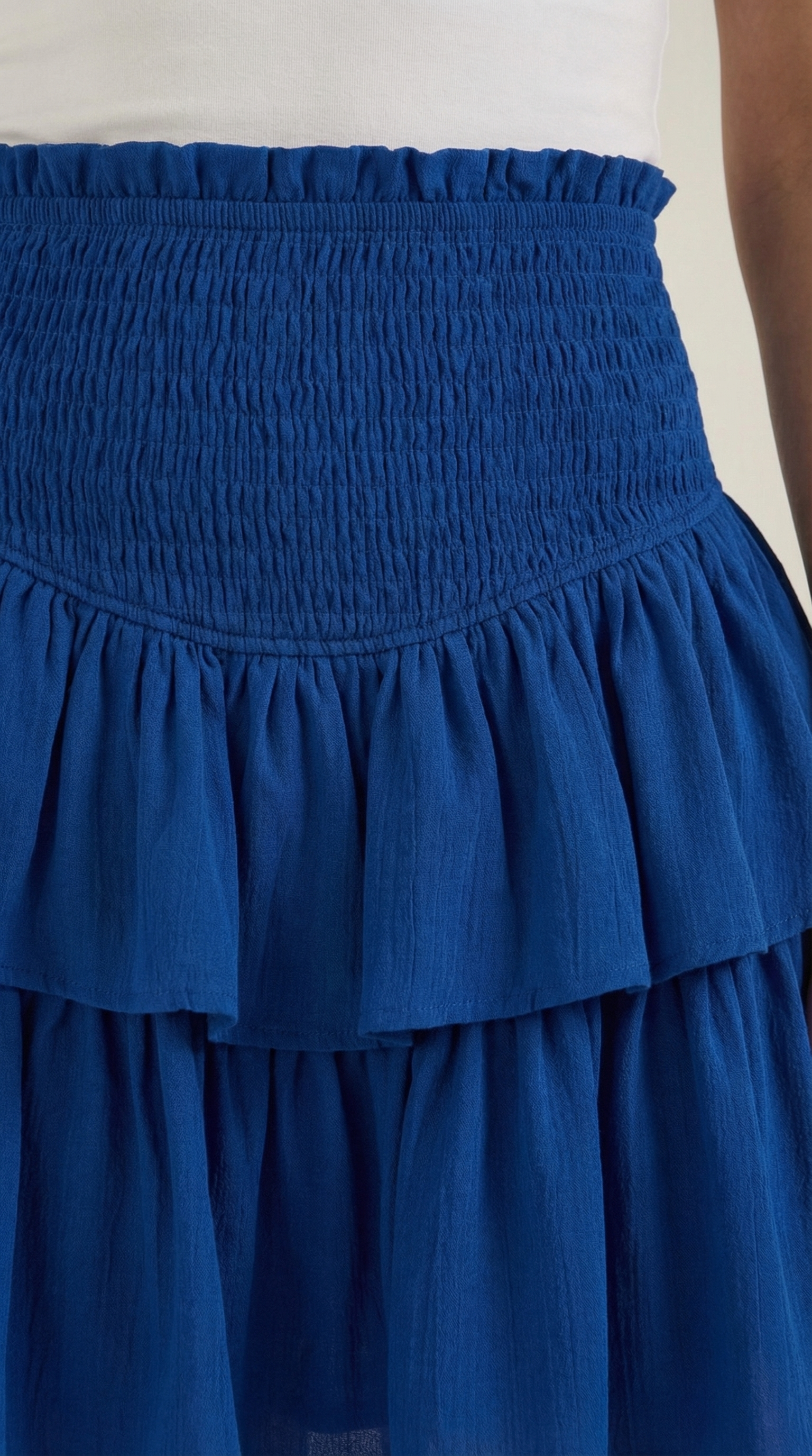 Damkjol med hög rynkad midja och volanger i minilängd-Skirt for women-Fjallbarn