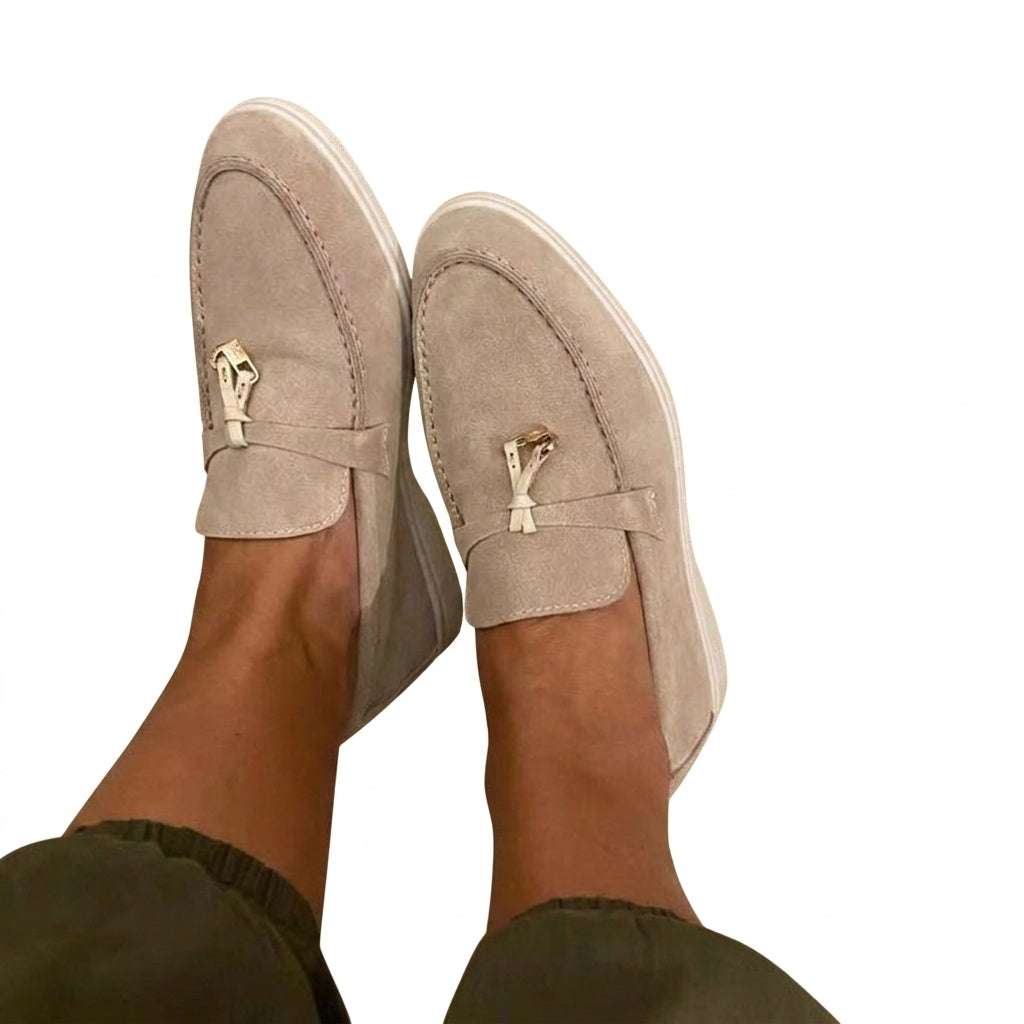 Damloafers med tofsar och kontrasterande sula-Footwear for women-Fjallbarn
