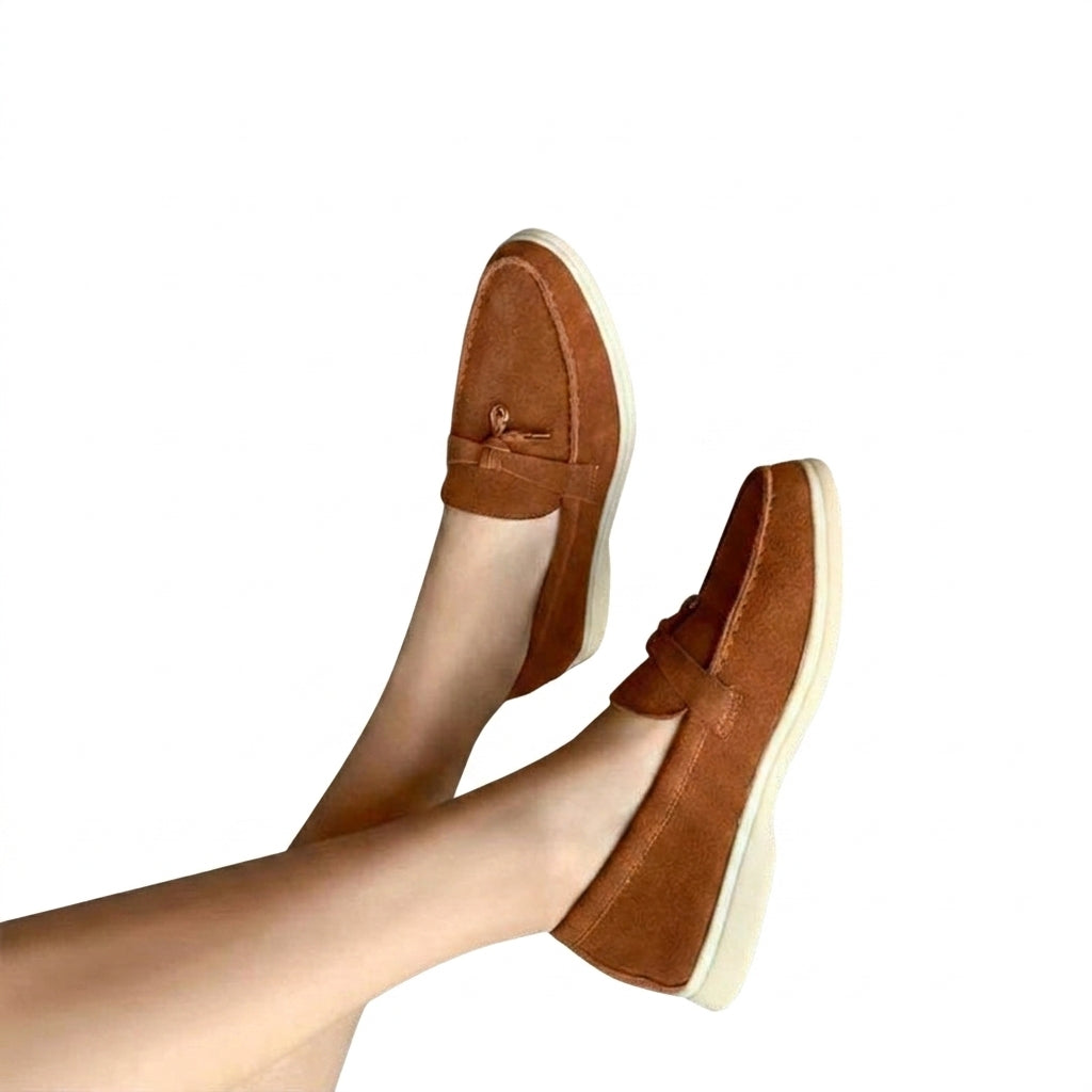 Damloafers med tofsar och kontrasterande sula-Footwear for women-Fjallbarn